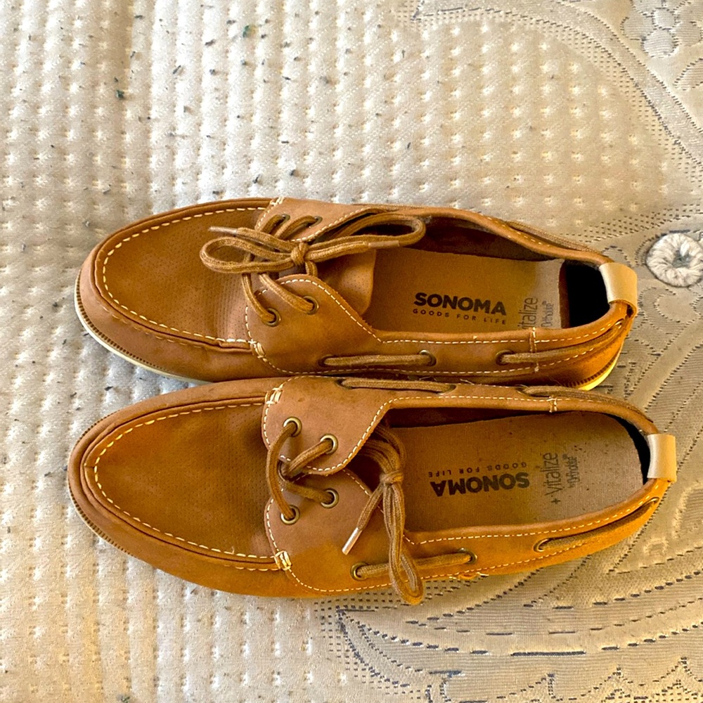 Size 11 brown Sonoma boat shoes